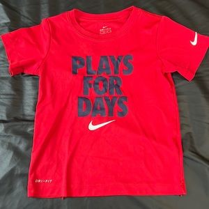 Boys Nike Dri-fit size 6